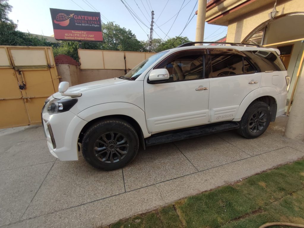 Toyota Fortuner Sigma 4